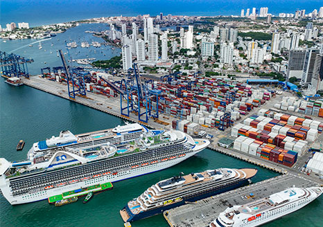 Cruceros llegando a la ciudad